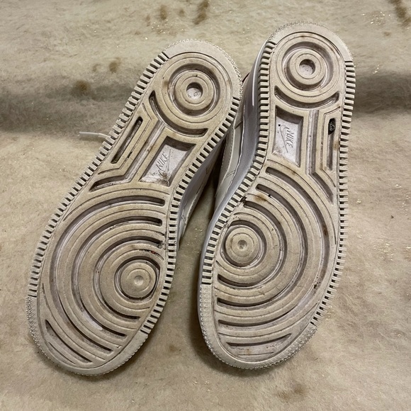 Nike Air Force 1 in Off White w/ Red & Pink - Picture 5 of 5